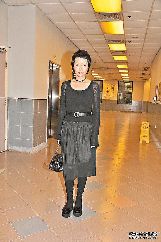 《我本善良》导演赖建国病逝叶童送花吊唁