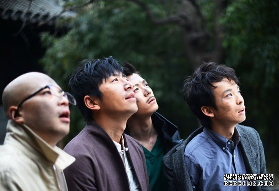 叫兽易小星与白客在画面中出现，饰演两位成年后的少年班同学